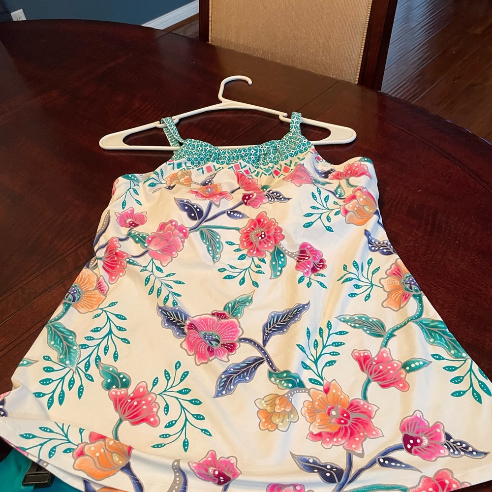 Beach House tankini top. Very gently worn, lined with bra cups.